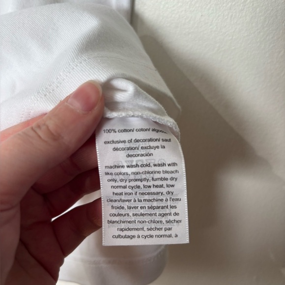 🎉4/30$🎉 Tommy Hilfiger Classic White Tee - Size L - Picture 4 of 6